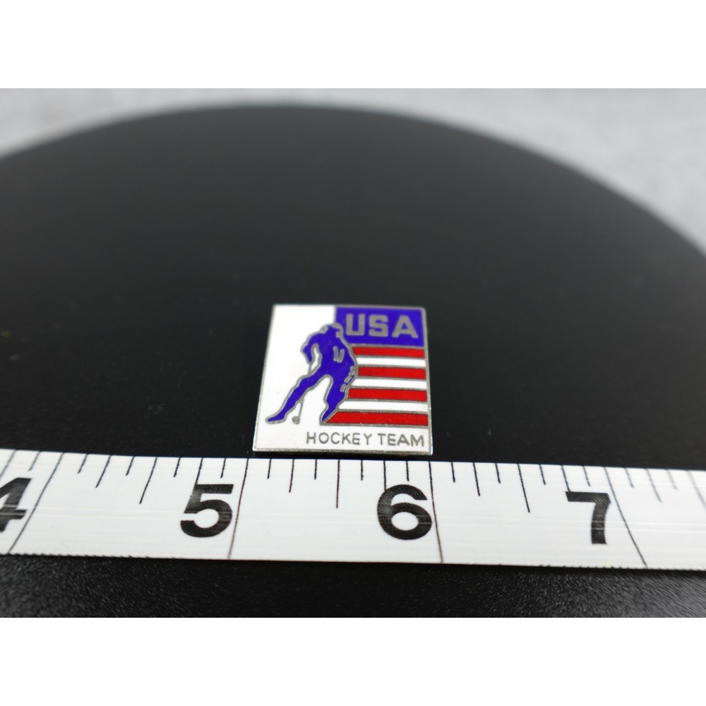 USA Hockey Team Enamel Pin‎ Badge Collectible Sports Memorabilia